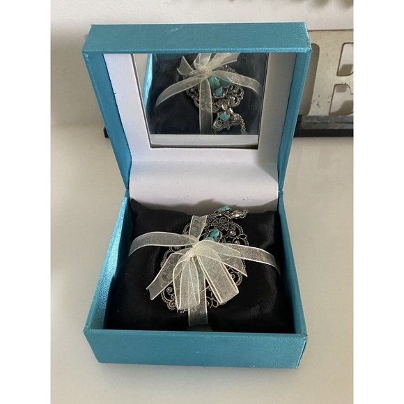 Silvertone Large Oval Cross Shaped Faux Turquoise Stone 16” Necklace Pendant Box - Picture 5 of 16